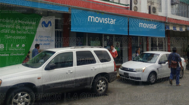 Asaltan a empleados de telefonía celular Asaltan a empleados de telefonía celular