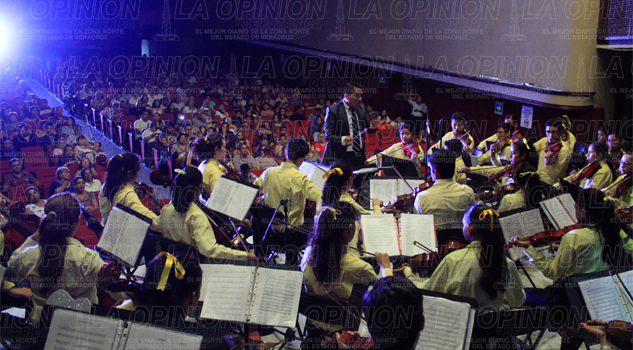 Disfrutan concierto de primer nivel Disfrutan concierto de primer nivel