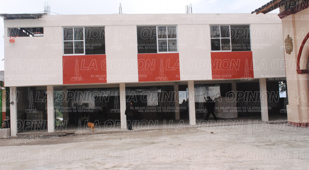 Escuelas, a merced del hampa Escuelas, a merced del hampa