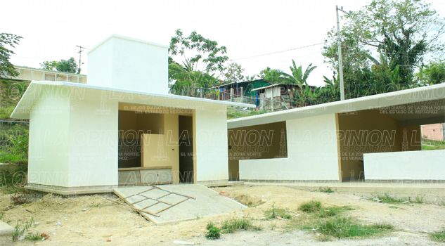 Escuelas al 100, un fraude Escuelas al 100, un fraude