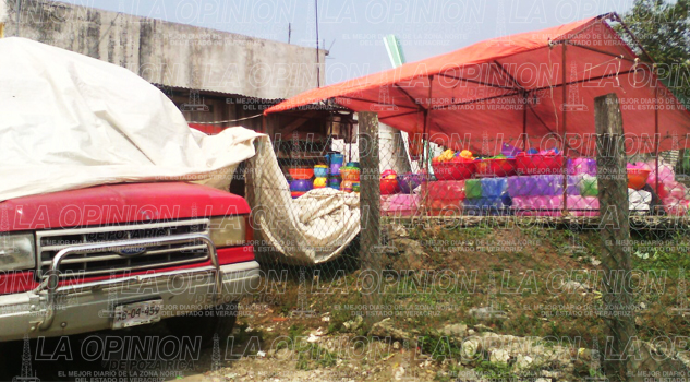 Exige regidor cuotas de hasta tres mil pesos Exige regidor cuotas de hasta tres mil pesos