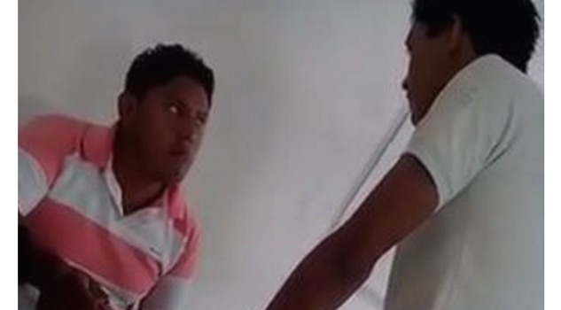 Expulsan a alumno que golpeo a su profesor porque lo reprobó