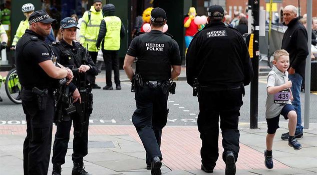 Interrogan a 14 sospechosos por atentado en Manchester Interrogan a 14 sospechosos por atentado en Manchester