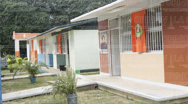 Investigan robos en escuelas Investigan robos en escuelas