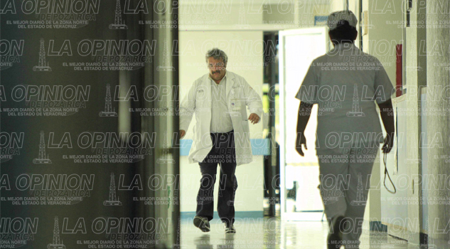 Médicos dejan el Hospital Regional Médicos dejan el Hospital Regional