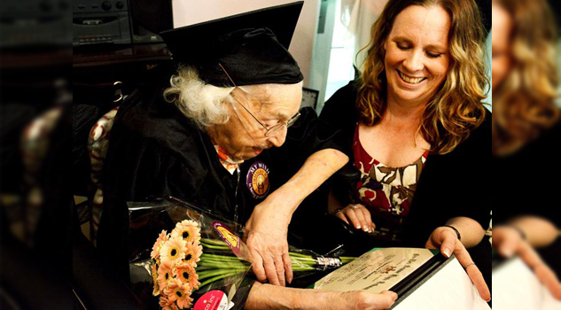 Nunca es demasiado tarde... mujer de 105 años obtuvo su diploma de secundaria Nunca es demasiado tarde... mujer de 105 años obtuvo su diploma de secundaria