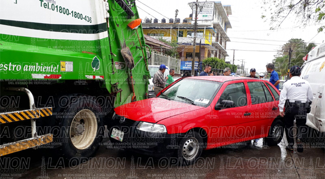 Tres heridos en carambola, entre ellos un bebé Tres heridos en carambola, entre ellos un bebé