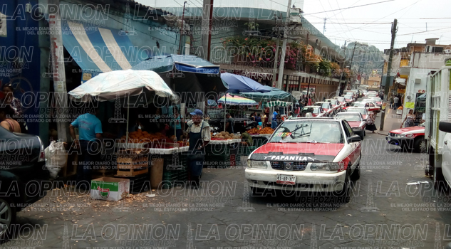 Venden a media calle Venden a media calle