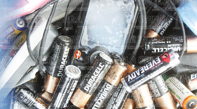 Acumulan toneladas de material tóxico Acumulan toneladas de material tóxico