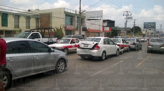 Alumno del Tecnológico provoca carambola Alumno del Tecnológico provoca carambola