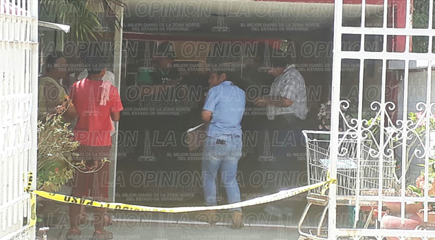 Arrojó sangre por la boca y murió