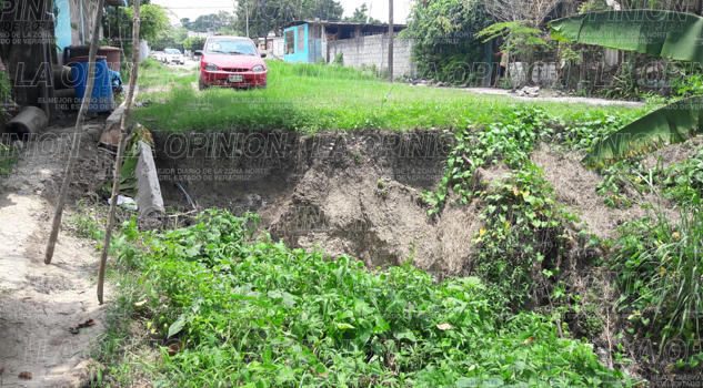 Arroyo pone en riesgo a familias Arroyo pone en riego a familias