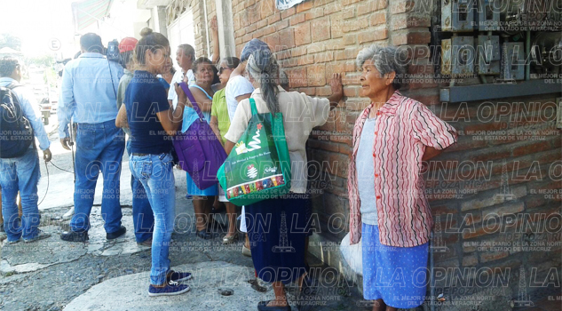 Beneficiarios de 65 y más exigen pago puntual Beneficiarios de 65 y más exigen pago puntual