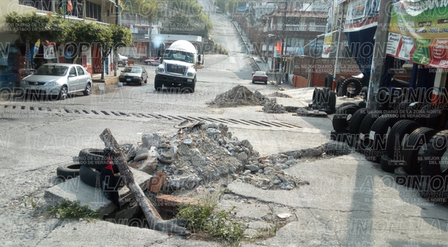 Calle en mal estado Calle en mal estado