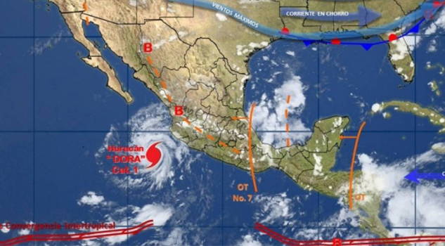 Huracán Dora comienza a debilitarse Huracán Dora comienza debilitarse