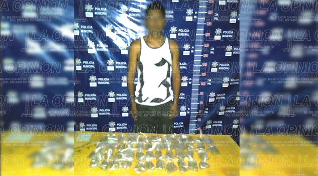 Lo atrapa la Policía con 1.5 kilos de marihuana Lo atrapa la Policía con 1.5 kilos de marihuana