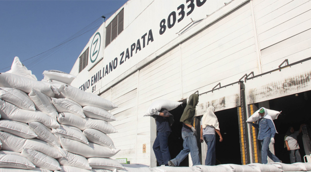 México reducirá envíos de azúcar refinada a EU: Guajardo México reducirá envíos de azúcar refinada a EU