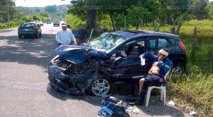 Accidente en la Poza Rica-Cazones; 3 lesionados Poza Rica Cazones Automóvil Accidente Camioneta Pemex