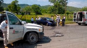 Accidente en la Poza Rica-Cazones; 3 lesionados Poza Rica Cazones Camioneta Pemex Automóvil Accidente