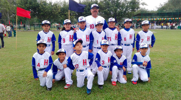 Halcones logra el título invicto en sector infantil Poza Rica Haclones Logran Invicto Beisbol