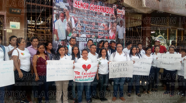 Protestan alumnos Protestan alumnos