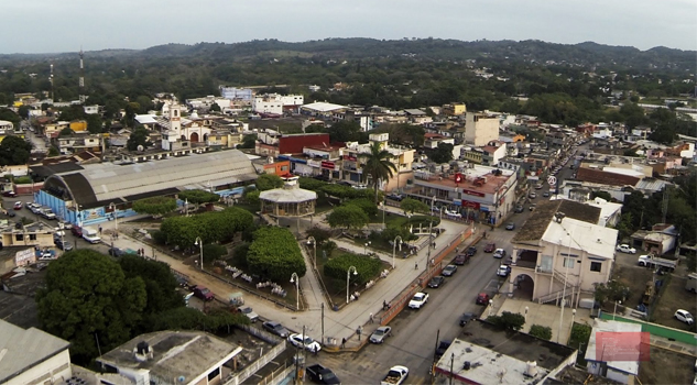 Protestan en la Camacho contra CFE Protestan en la Camacho contra CFE