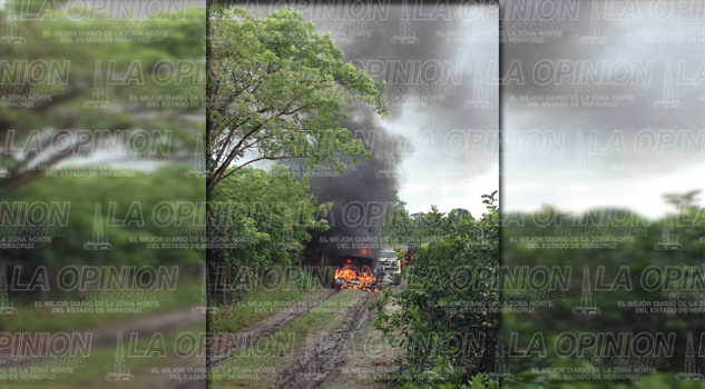 Se incendia camioneta cargada de limón Se incendia camioneta cargada de limón