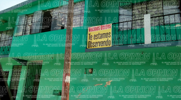 Vecinos organizan autodefensas Vecinos organizan autodefensas