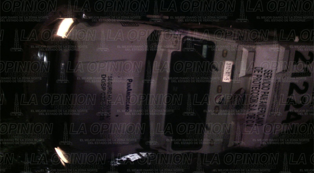 Vuelca camión en la autopista