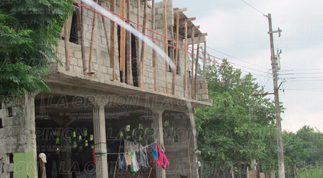 Albañil electrocutado Álamo Albañil Electrocutado