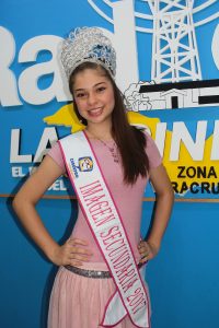 GALERÍA: Ganadores visitan Farándula Estudiantil Galería Farándula