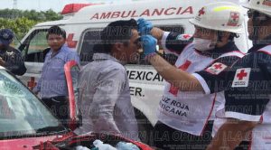 Amigos son golpeados por ex-marido celoso