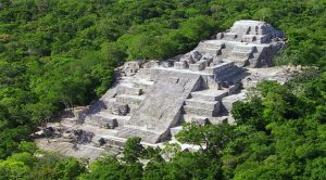 10 zonas arqueológicas para visitar en México