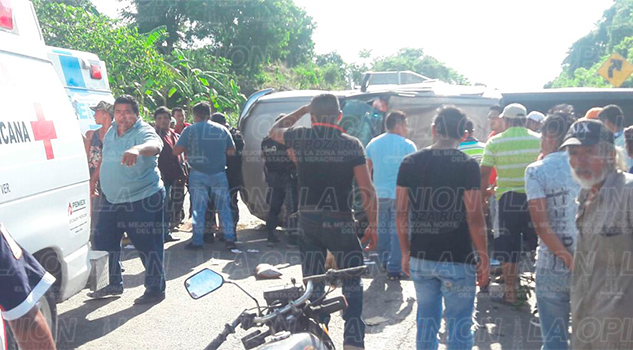 Familia lesionada por volcadura en la Tihutlan-Álamo Alamo accidente