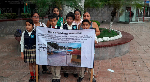Alumnos y padres exigen terminación de domo Alumnos Padres Terminación Domo