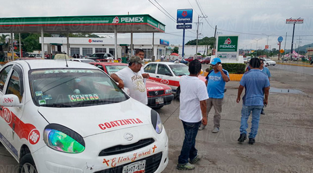 Amenazan taxistas con bloquear la Poza Rica-Coatzintla Amenazan Taxistas Bloqueos