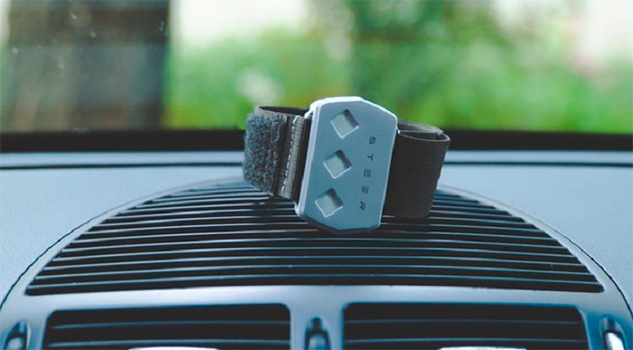 Esta pulsera impide que te duermas al volante con un calambrazo Esta pulsera impide que te duermas al volante con un calambrazo1