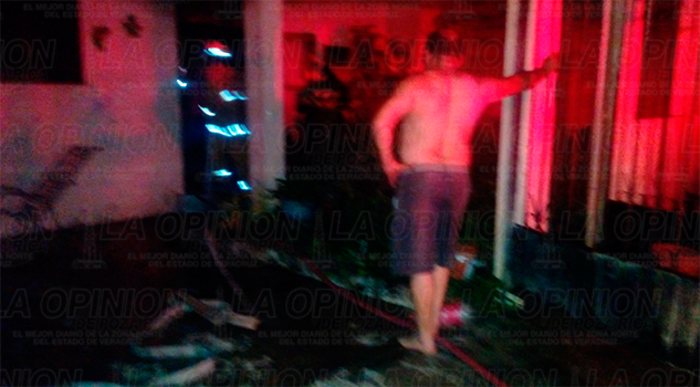 Incendio causa cuantiosos daños en Tuxpan Incendio causa cuantiosos daños en Tuxpan
