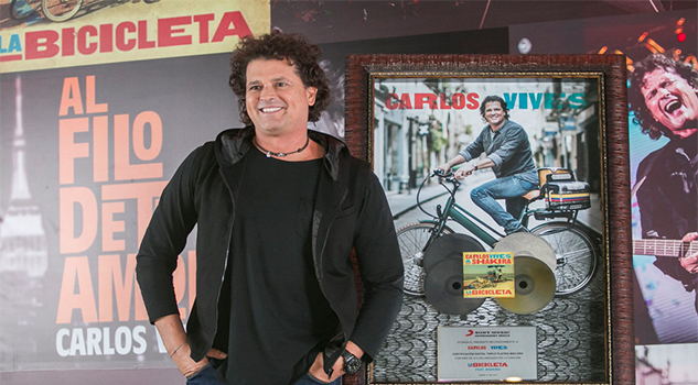 La osada fan que besó a Carlos Vives se disculpa y revela que está en graves problemas con su esposo La osada fan que besó a Carlos Vives se disculpa y revela que está en graves problemas con su esposo