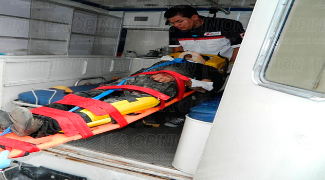 Lo navajean para robarle Lo navajean para robarle