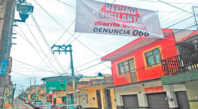 No son autodefensas sino comités vecinales No son autodefensas sino comités vecinales