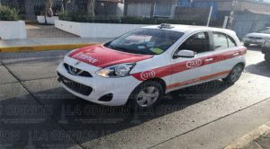 Taxista provoca accidente