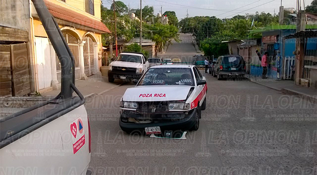 Taxi se queda sin frenos Taxi se queda sin frenos