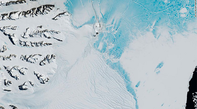 Un enorme bloque de hielo, a punto de desprenderse de la Antártida Un enorme bloque de hielo, a punto de desprenderse de la Antártida