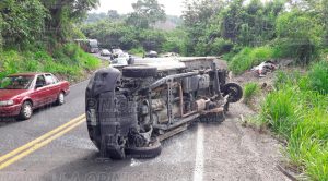 Heridos y daños materiales en volcadura Volcadura Carretera