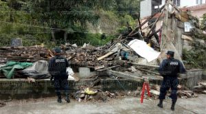 Vivienda se derrumba por las lluvias en Papantla