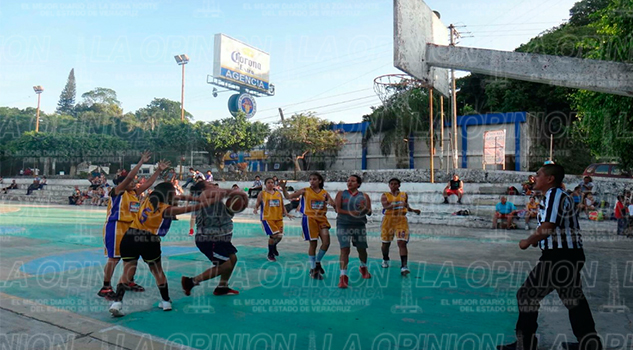 ¡Betos arrolla a Kaztoraz! fuerza femenil