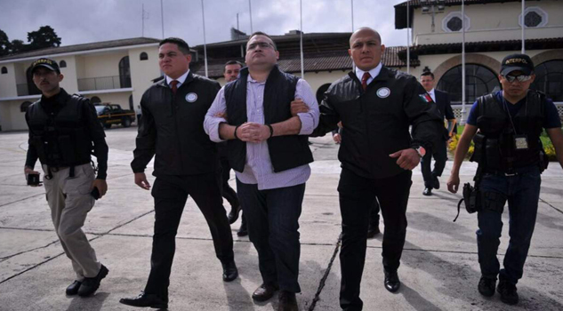 Javier Duarte es entregado para cumplimentar el proceso de extradición a México