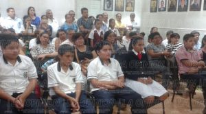 Entrega de premios, ¿Qué sabe un niño y una de primaria?