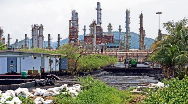 Pierde Pemex 359 mdp al día por paro de refinería en Salina Cruz refinería-salina-cruz